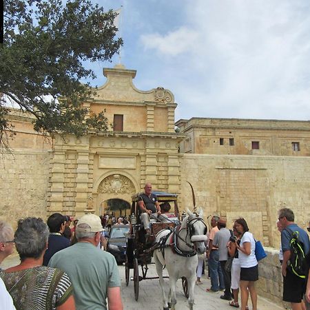 דירות Palazzo 16Th Century Mdina, Opposite St Paul'S Cathedral By 360 Estates מראה חיצוני תמונה