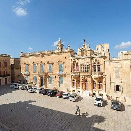 דירות Palazzo 16Th Century Mdina, Opposite St Paul'S Cathedral By 360 Estates מראה חיצוני תמונה