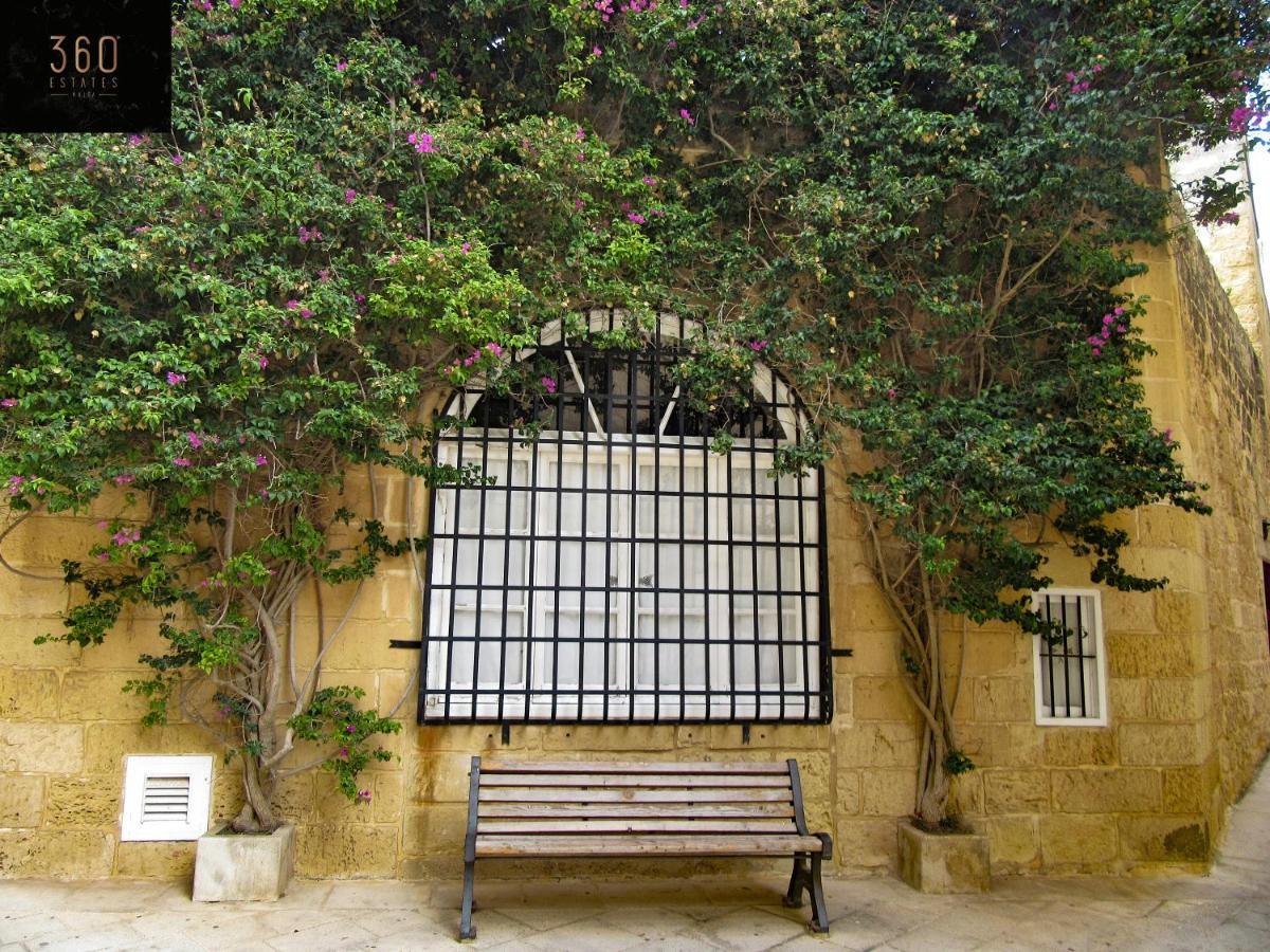 דירות Palazzo 16Th Century Mdina, Opposite St Paul'S Cathedral By 360 Estates מראה חיצוני תמונה