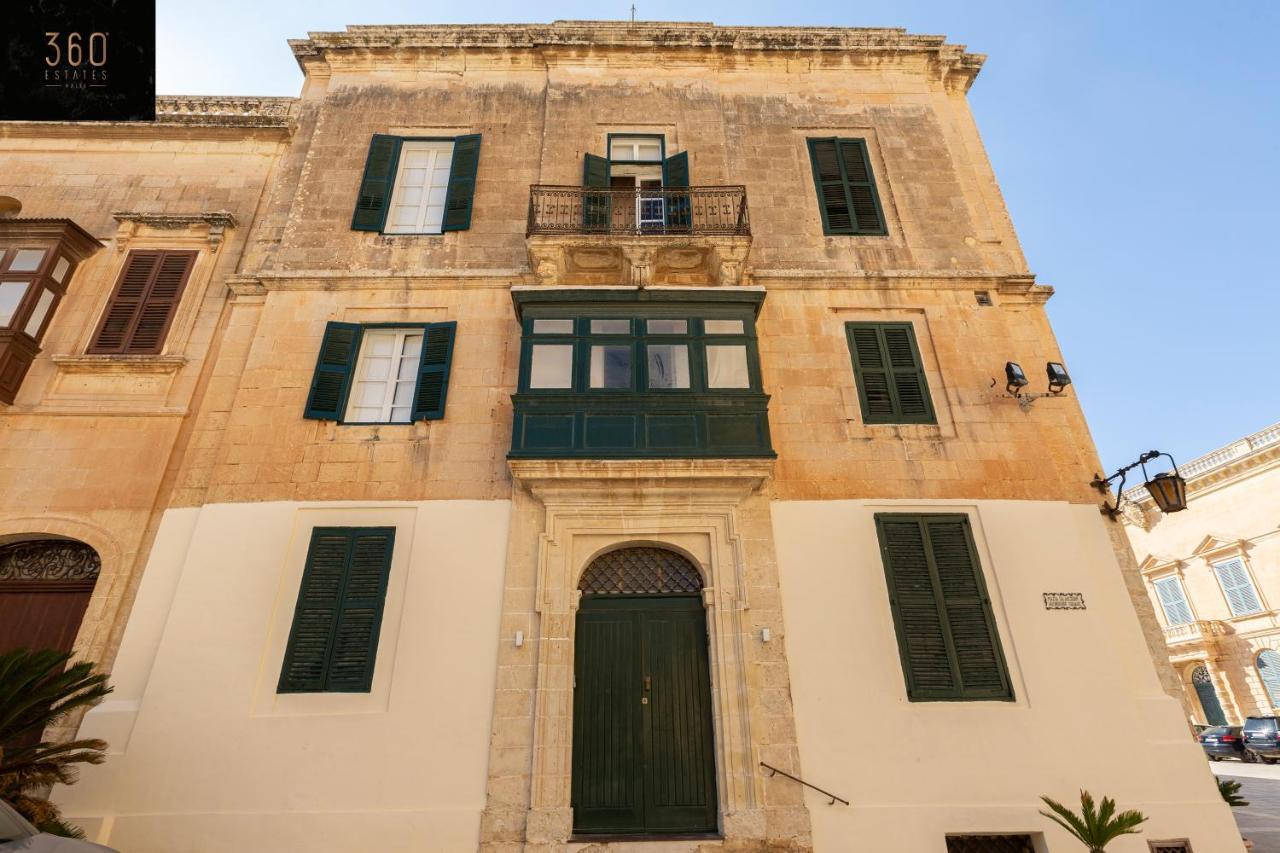 דירות Palazzo 16Th Century Mdina, Opposite St Paul'S Cathedral By 360 Estates מראה חיצוני תמונה